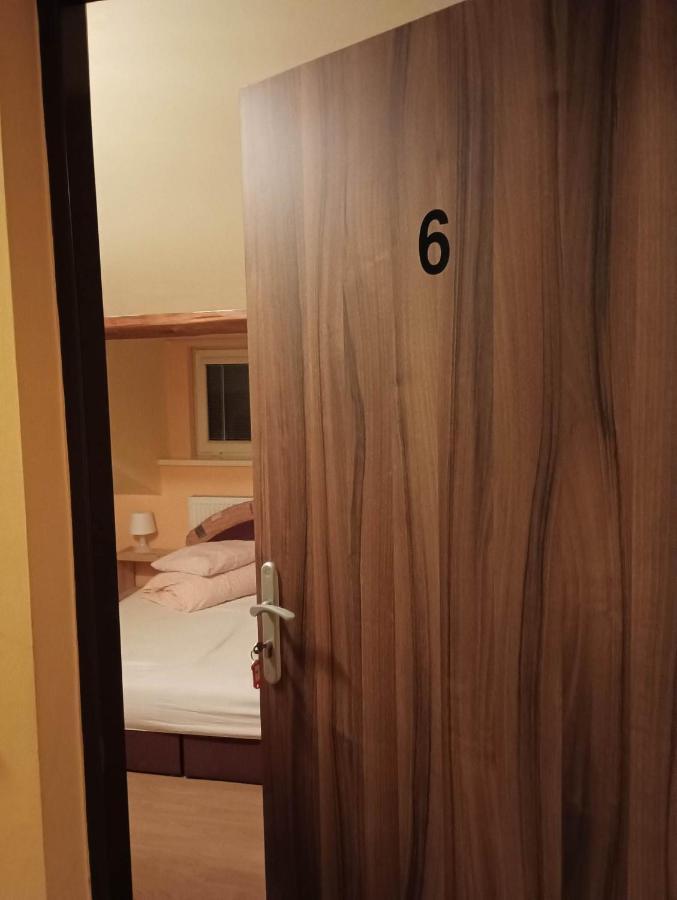 Penzion U bílého jaka Vilemov  Extérieur photo