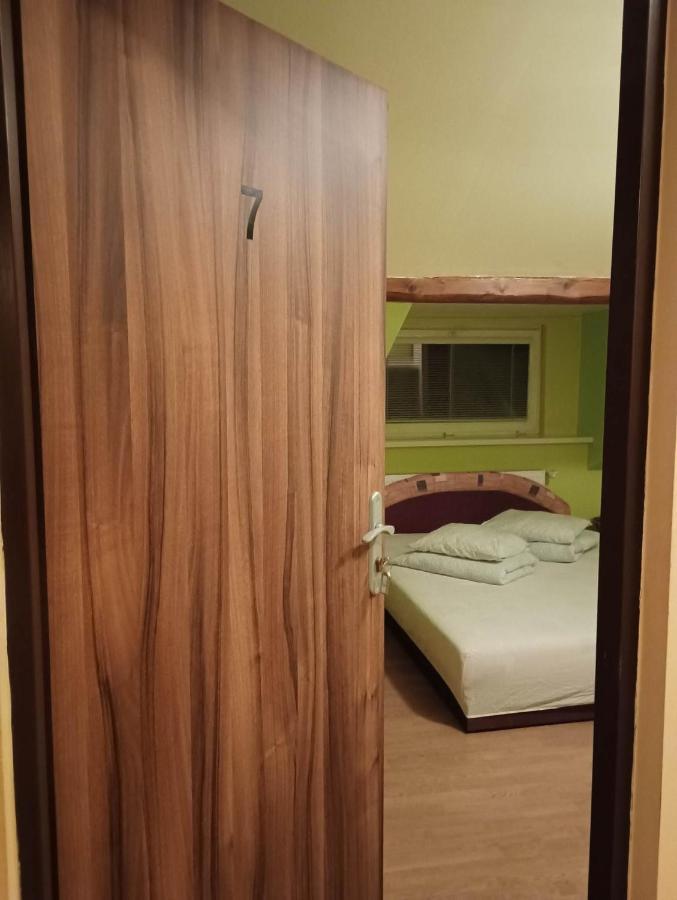 Penzion U bílého jaka Vilemov  Extérieur photo